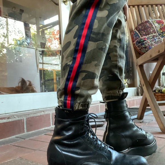 I&M Premium Jeans, Camo joggers with side stripes 4 pockets. Size Medium - Picture 5 of 9